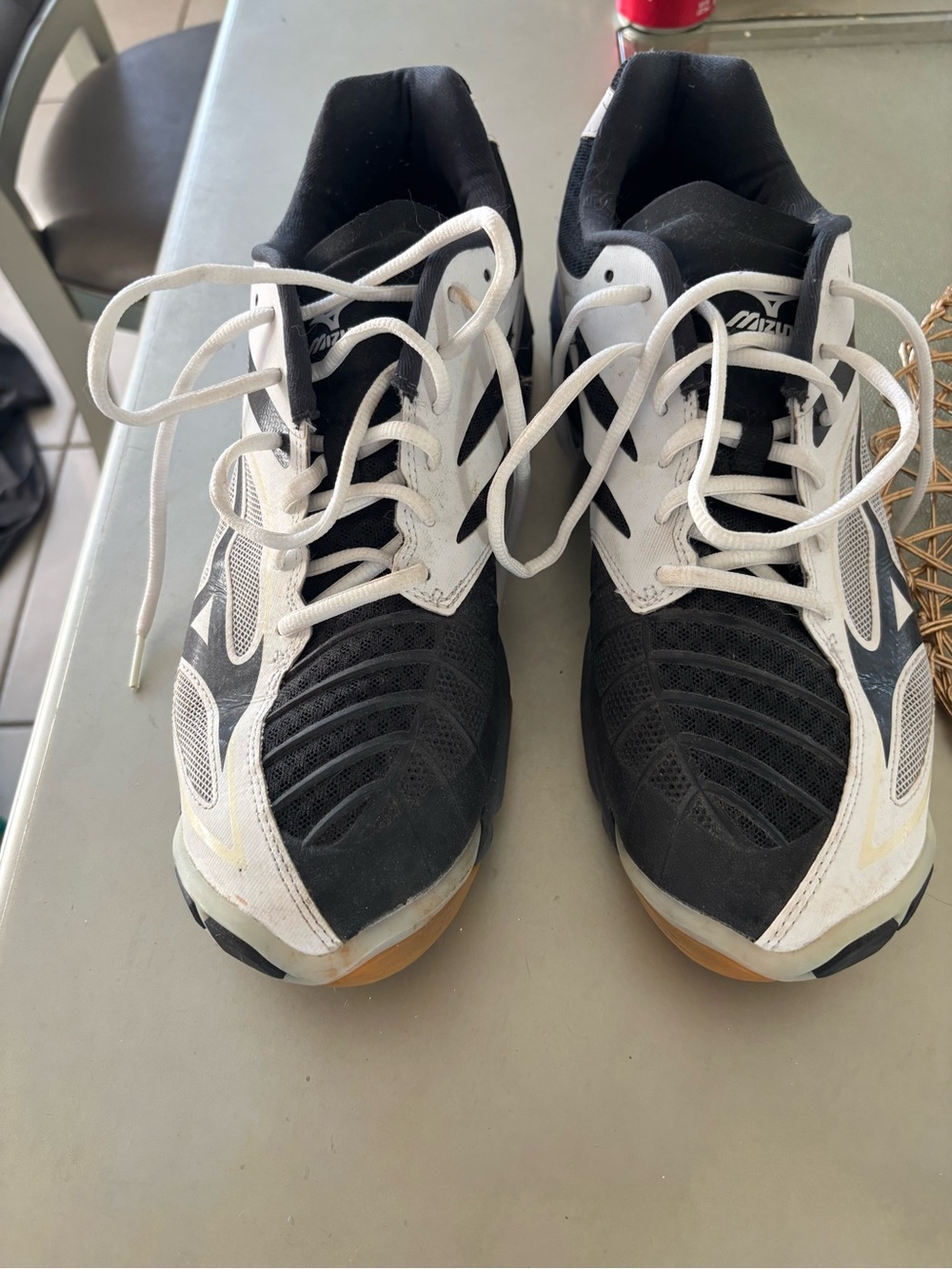 Mizuno Black & White Men’s Athletic Training Shoes